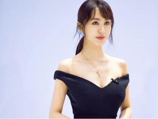 李菲儿自曝恋爱观，爱情大过一切，可以为谈恋爱抛开工作？