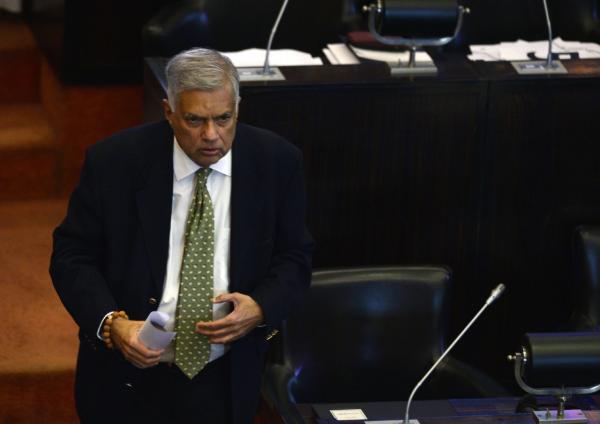 斯里兰卡国会通过对新任总理不信任投票 政局再陷混乱
