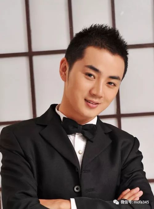 短碎发男生帅气发型,学生党更适合