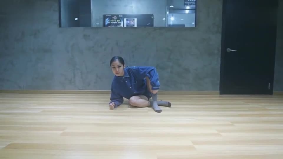 视频:haeni编舞shark《ohwonde》