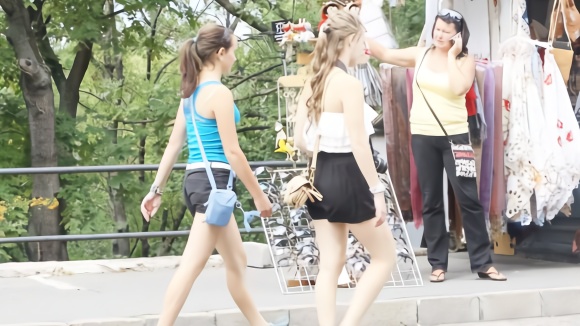 1000元人民币在乌克兰可以呆多久?听美女说完后,游客不敢相信!