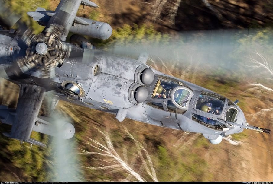 米-24VP武装直升机特写。