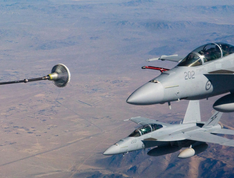 2010年3月20日，澳大利亚空军超级大黄蜂战机正在进行空中加油作业。图片来源：澳大利亚国防部网站