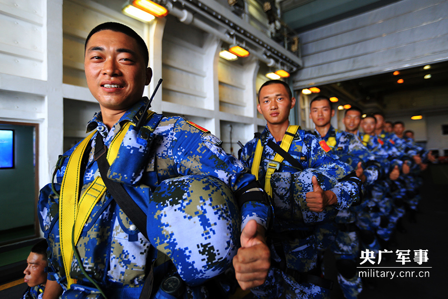 自信满满 严家罗 摄