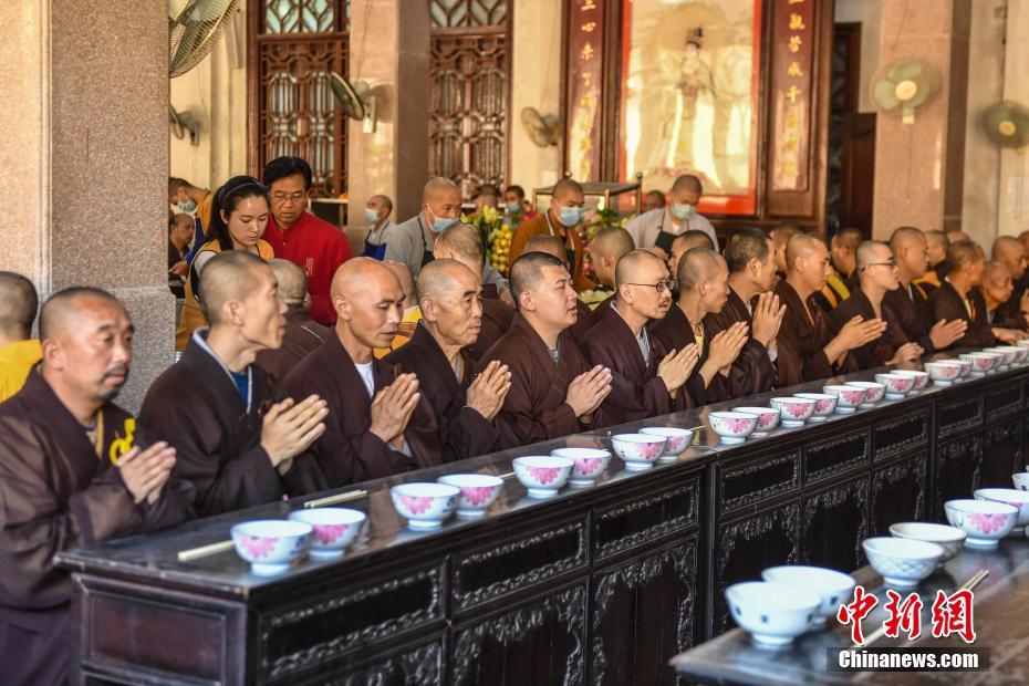 广东韶关南华寺举行千僧斋法会