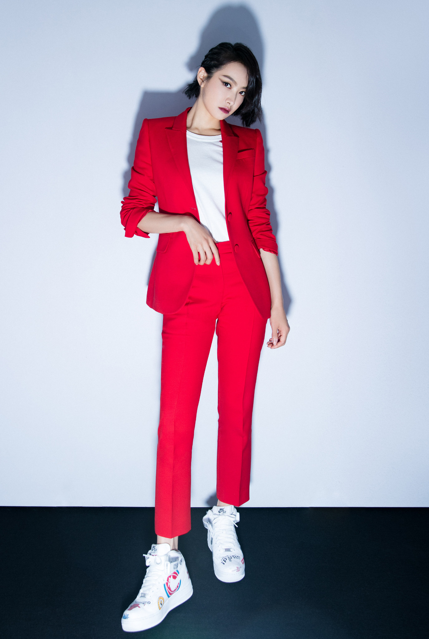 宋茜宋茜也是西装造型出镜率很高的明星,她的造型基本都很有气场,大胆