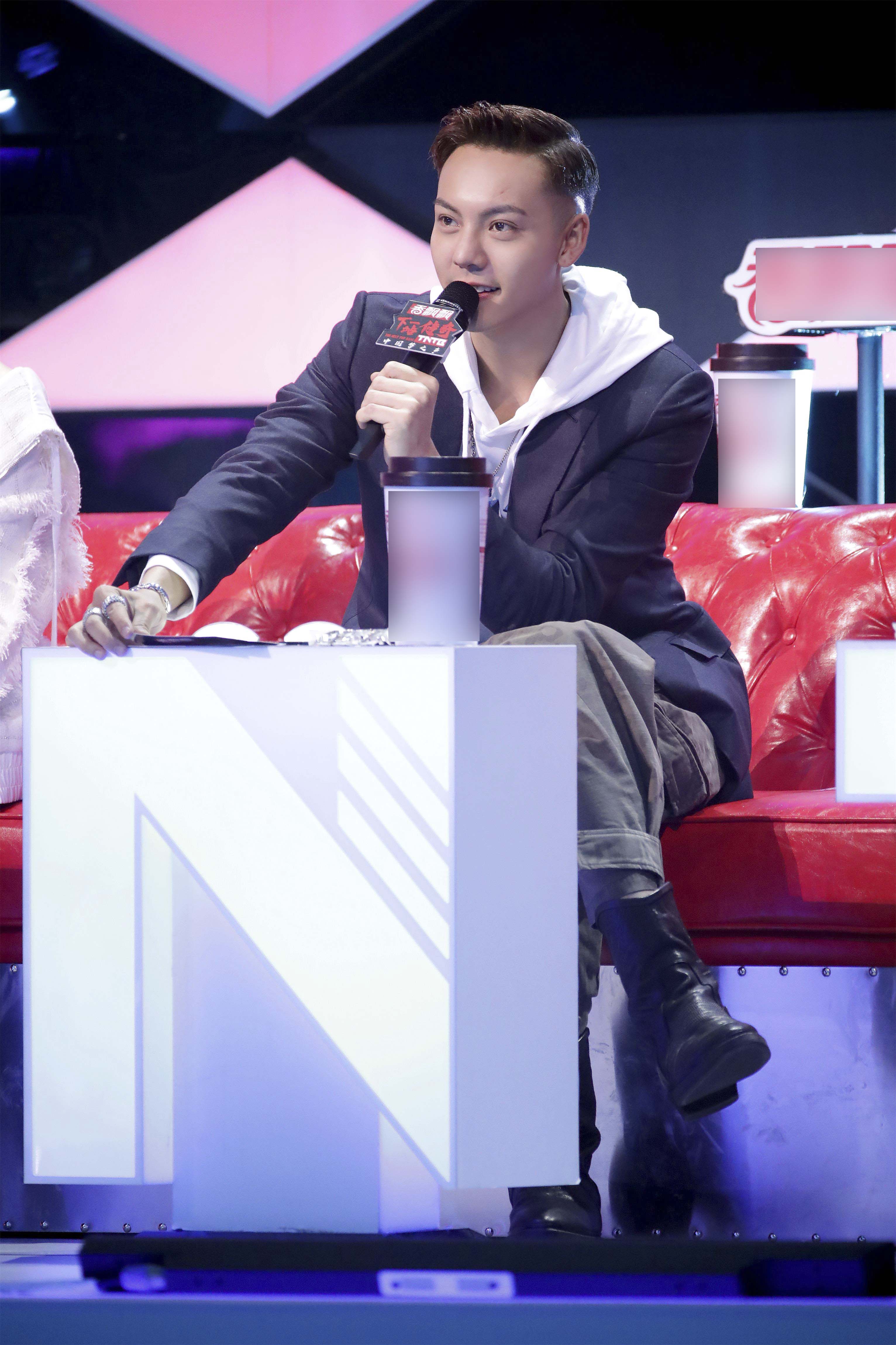 下一站传奇阮泽轶热舞征服全场成陈伟霆爱将