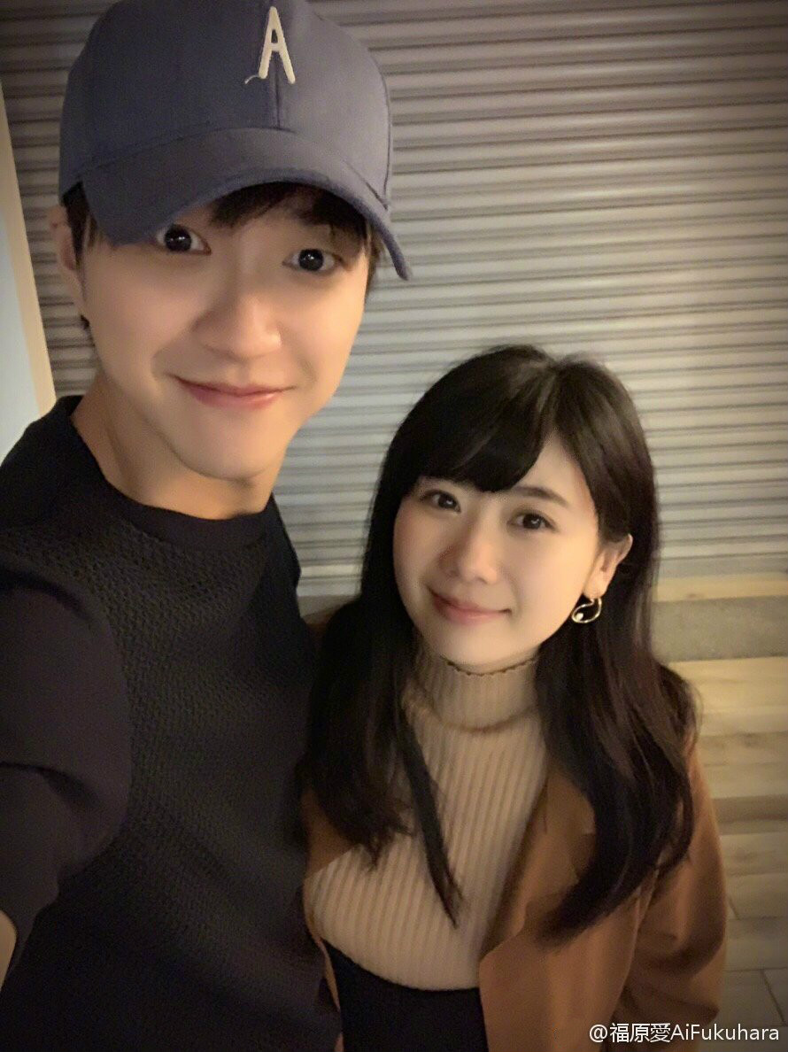 福原爱江宏杰深夜撒狗粮 小爱甜笑露齿惹人爱