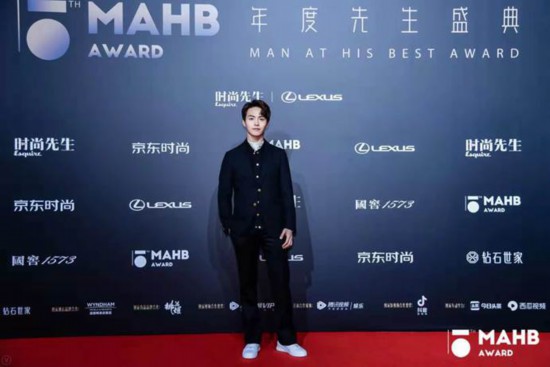 为时代风云加冕第十五届MAHB年度先生盛典礼至京城 为时代风云加冕第十五届MAHB年度先生盛典礼至京城