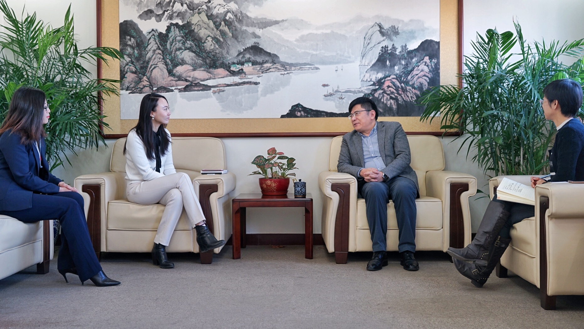 凤凰网政府与旅游事业部一行赴中国旅游研究院拜访_凤凰网
