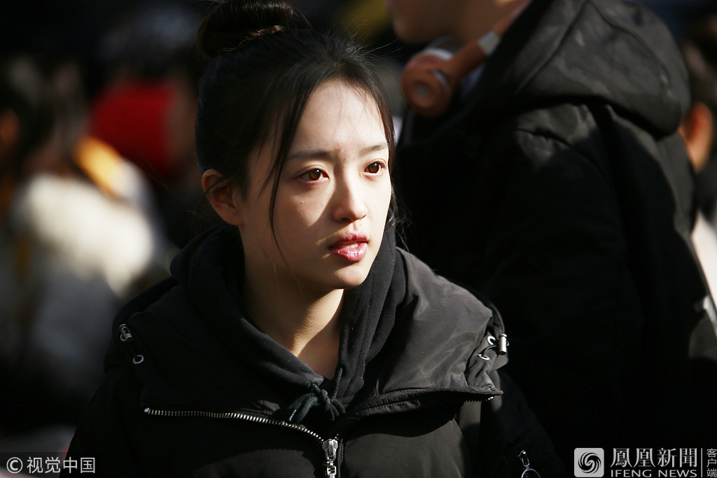 中戏艺考现场俊男靓女齐追梦