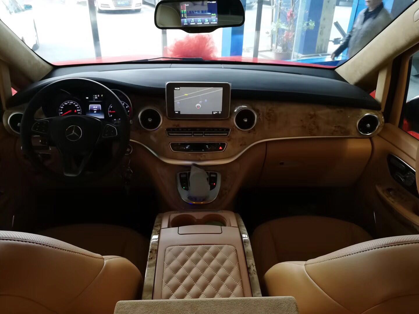 19年奔驰V260改装红木六座新年新气象价格