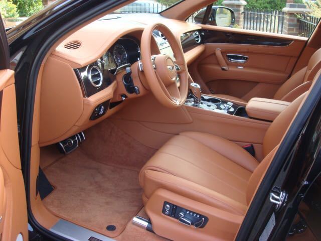 2018款宾利添越4.0TV8柴油版现车港口价_凤凰