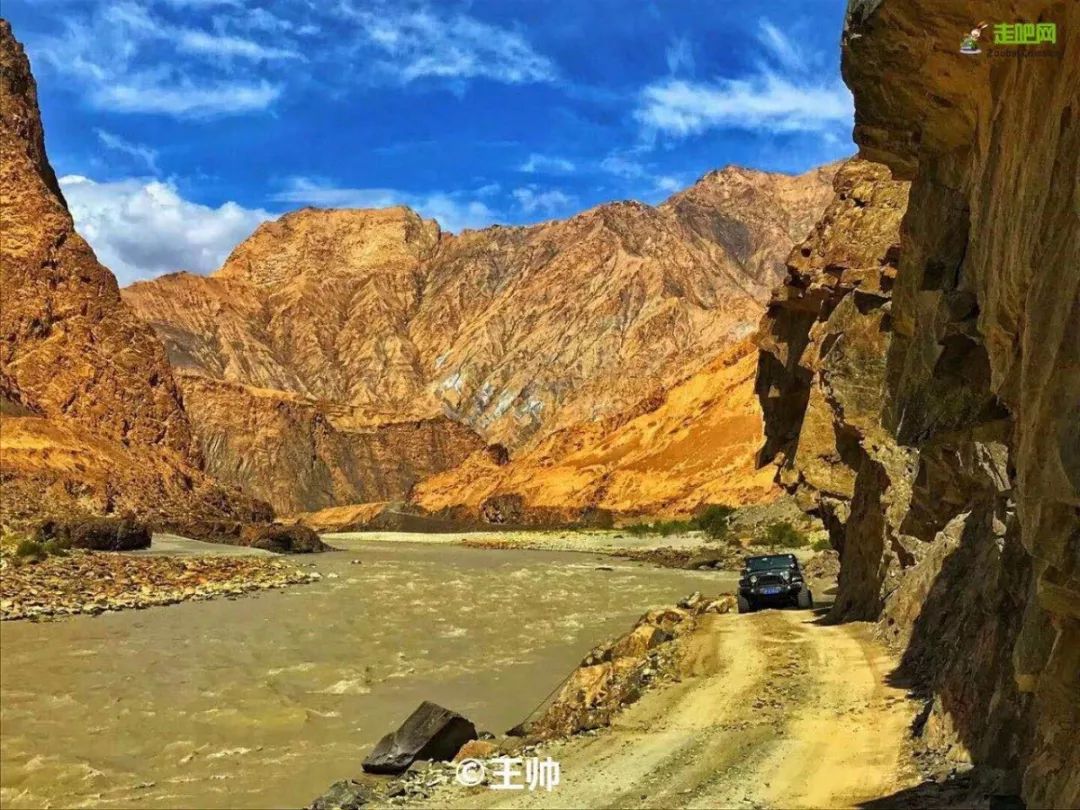 帕米尔杏花村的极致诱惑!穿越绝美公路探秘中国最难到达的村庄