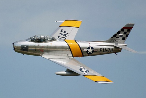F-86佩刀战机
