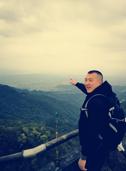 周泓旭在宜兰观光时的留影.