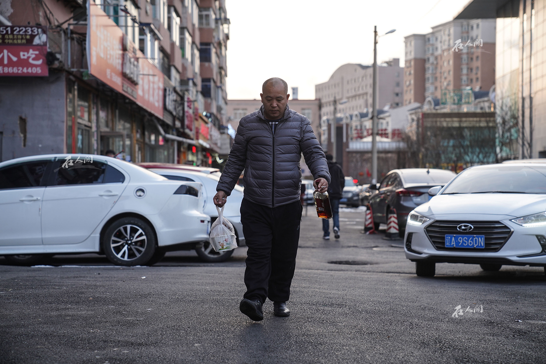 《在人间》第169期:出狱后,重刑犯成了殡葬师_凤凰网