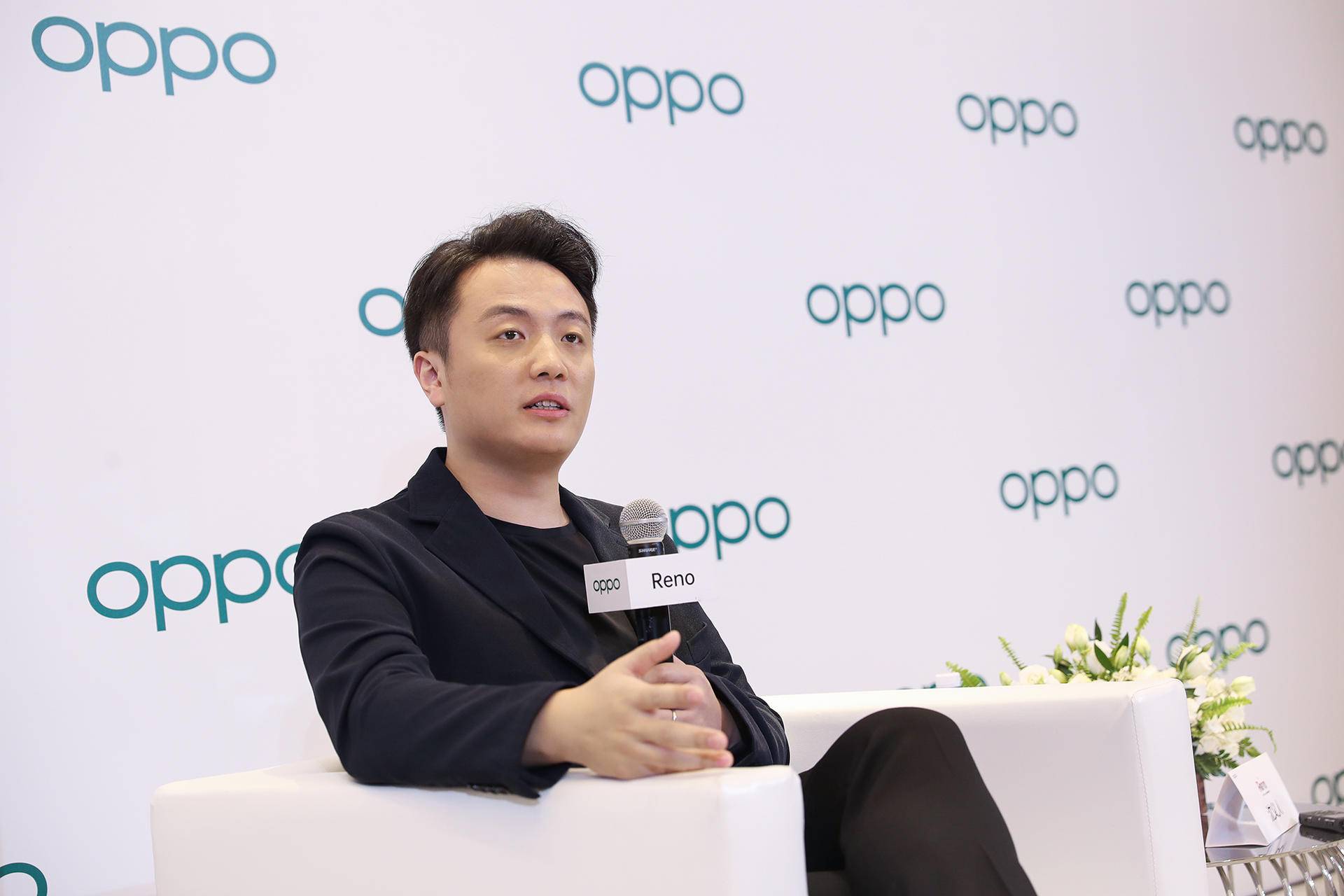 此次oppo reno发布会,是oppo副总裁沈义人首次一个人hold全场.