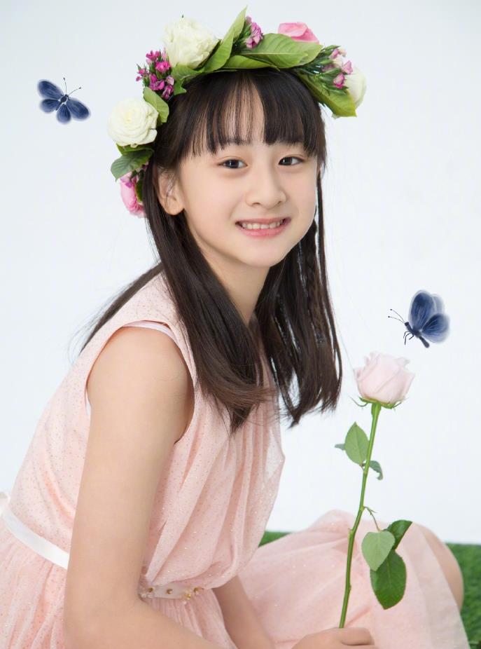 田亮叶一茜为女儿森蝶庆生11岁森蝶身材高挑长腿抢镜