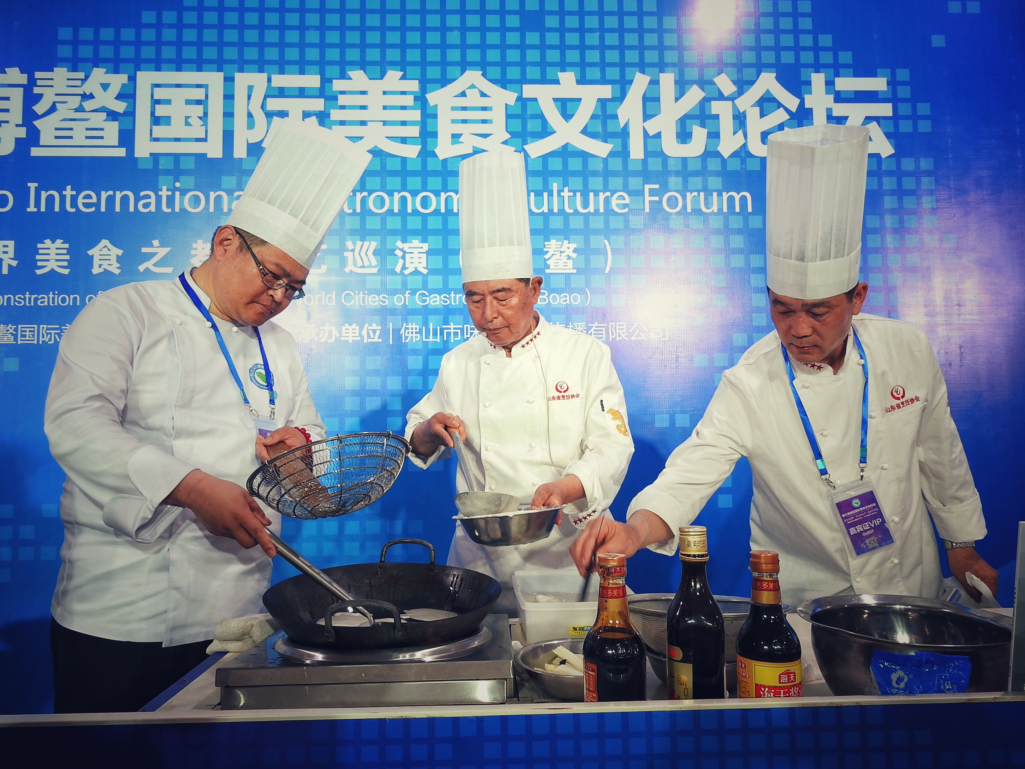 世界美食之都厨艺巡演 16位名厨用8地滋味撩拨你的味蕾_凤凰网