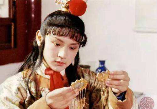 通灵宝玉是“破石头”还是“命根子”?