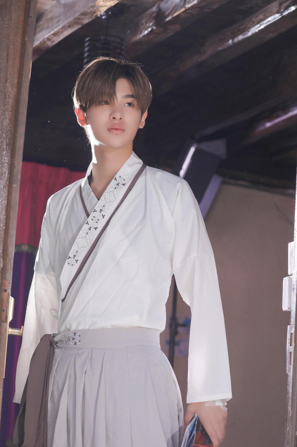 梁咏琪汉服造型似俞飞鸿 朱正廷黄明昊古装惊艳