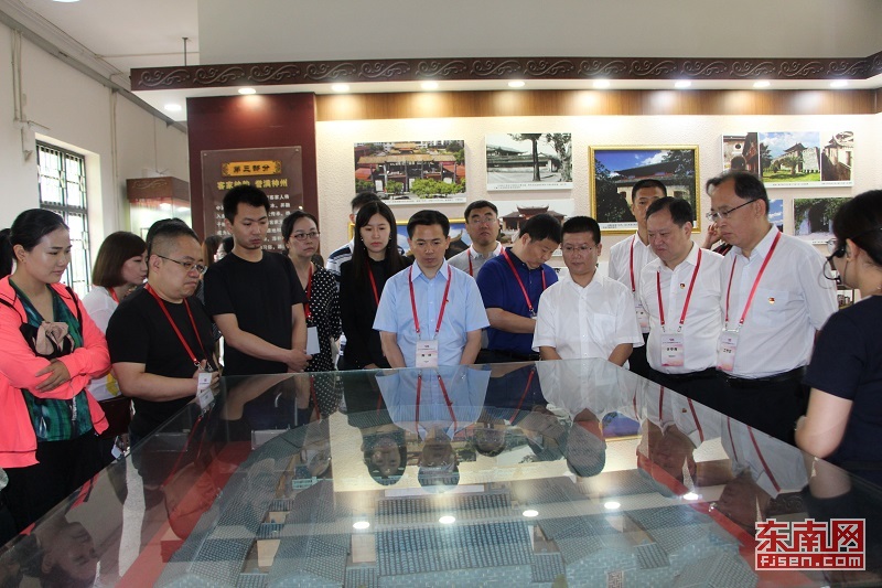 代表团参观汀州客家博物馆
