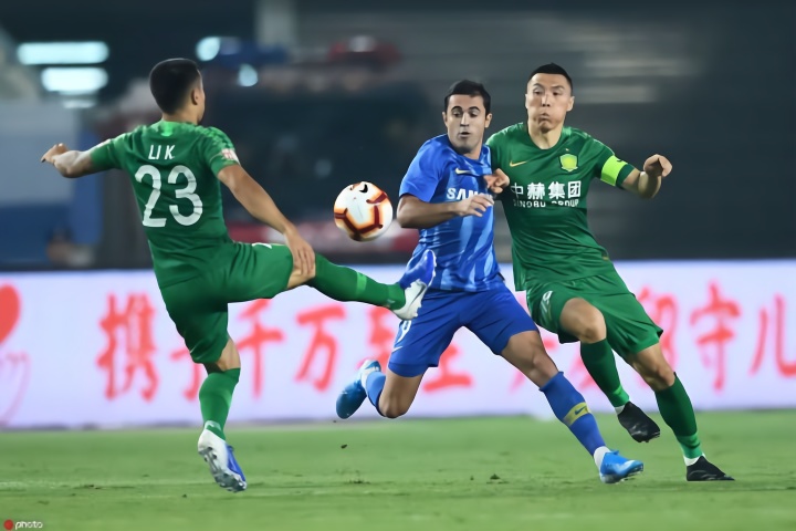 半场:巴坎布两次失良机埃德尔点射,苏宁1-0国安