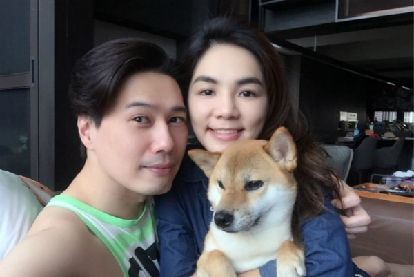 恩爱100分!ella老公晒照庆祝结婚4周年