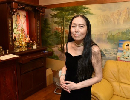 许纯美为前男友卖地败掉8亿 发毒誓再谈恋爱不得好死