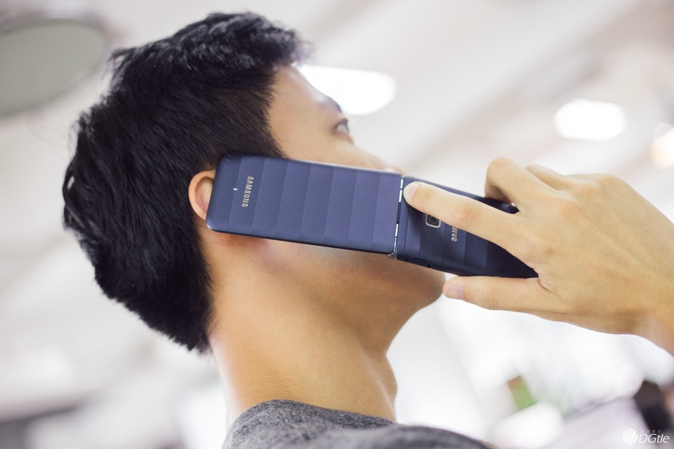 三星folder2翻盖手机实拍浓浓复古风