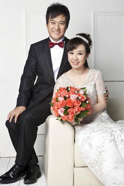 赶紧定娃娃亲关凌抱娃首亮相