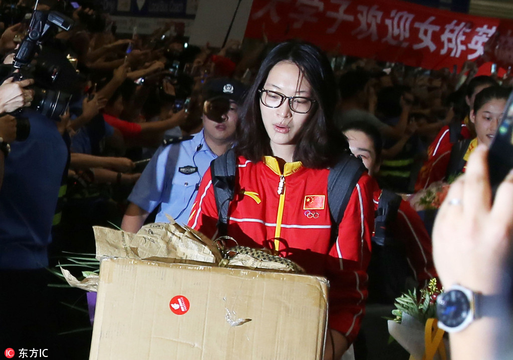 惠若琪收到粉丝捧花