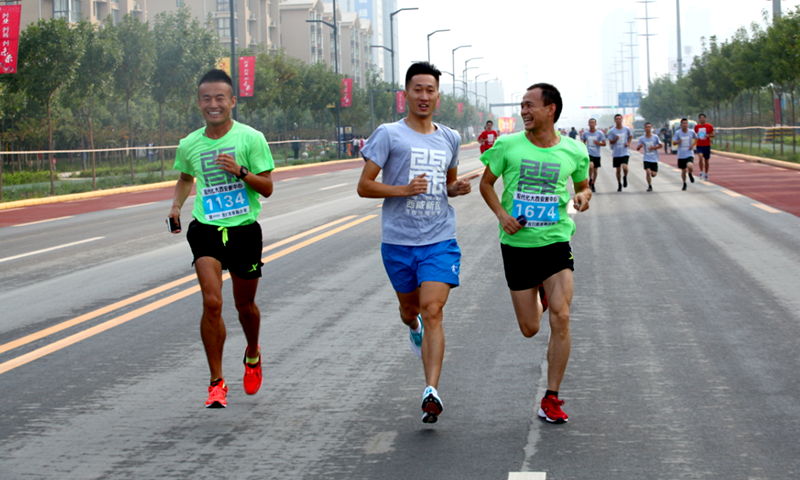 奥运冠军王镇领跑 2016西咸新区跑步家首站完美落幕