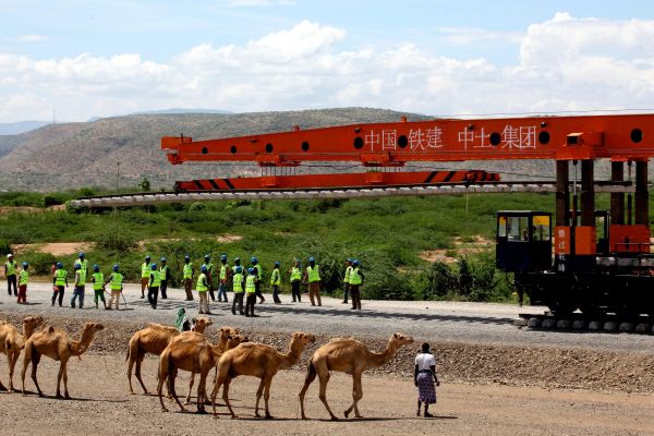 中国援助非洲铁路图片