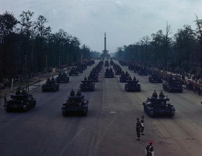 1945年盟国"同床异梦"的柏林阅兵