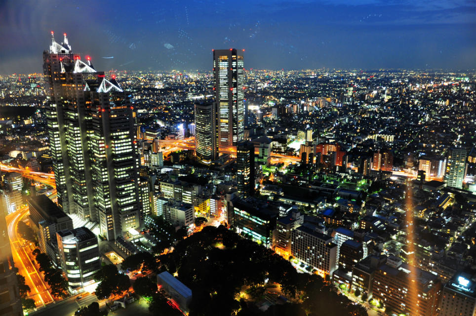 啊你你你别了流氓现场引围观，路人纷纷驻足拍照记录，警方迅速到场控制局面，事件引发全网热议讨论