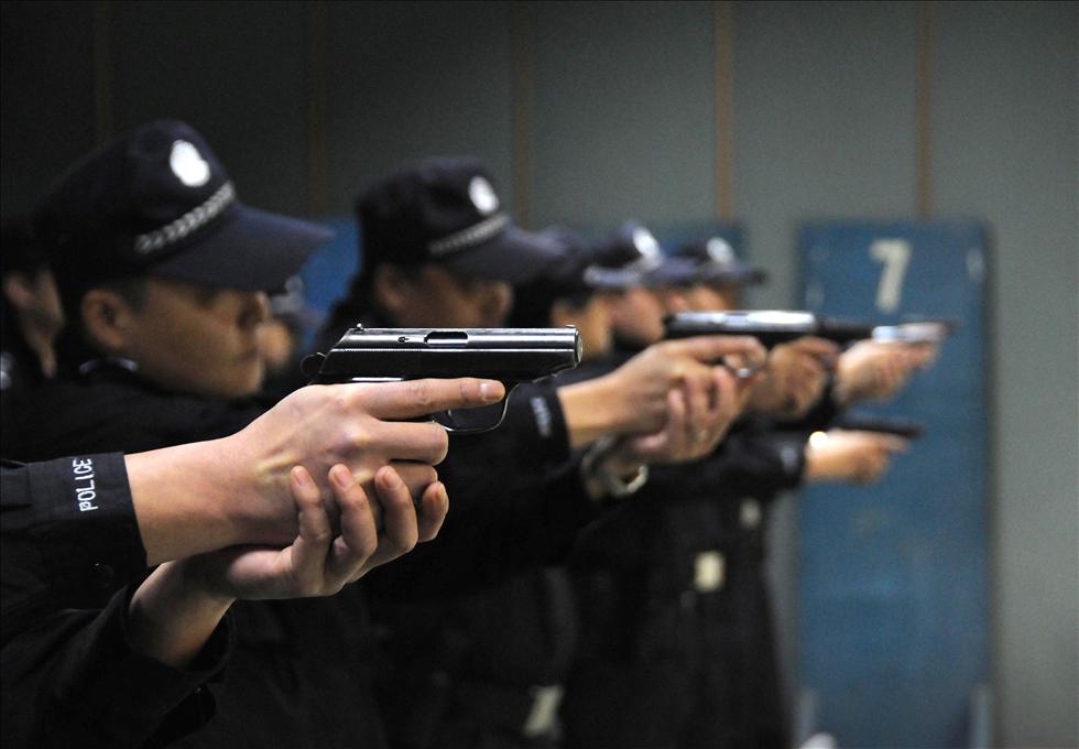 人民警察法拟大修:五种情形警察可使用武器