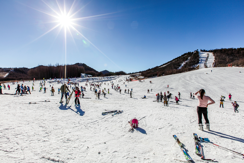 中国最靠近南方的天然高山雪场神农架国际滑雪场