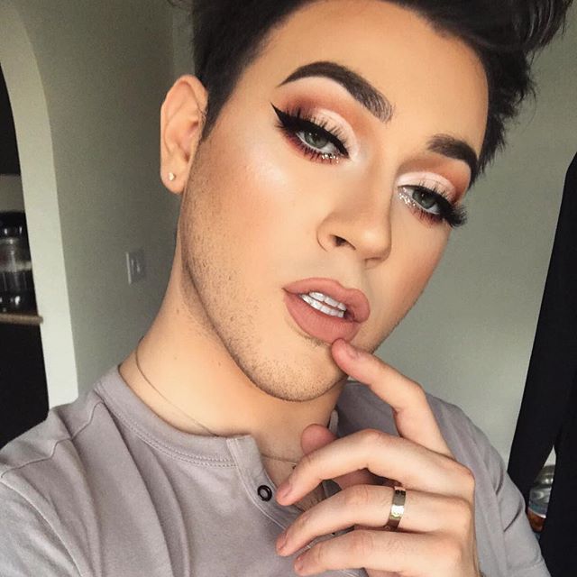 辣眼睛!美宝莲首次任命了一位男性美妆大使