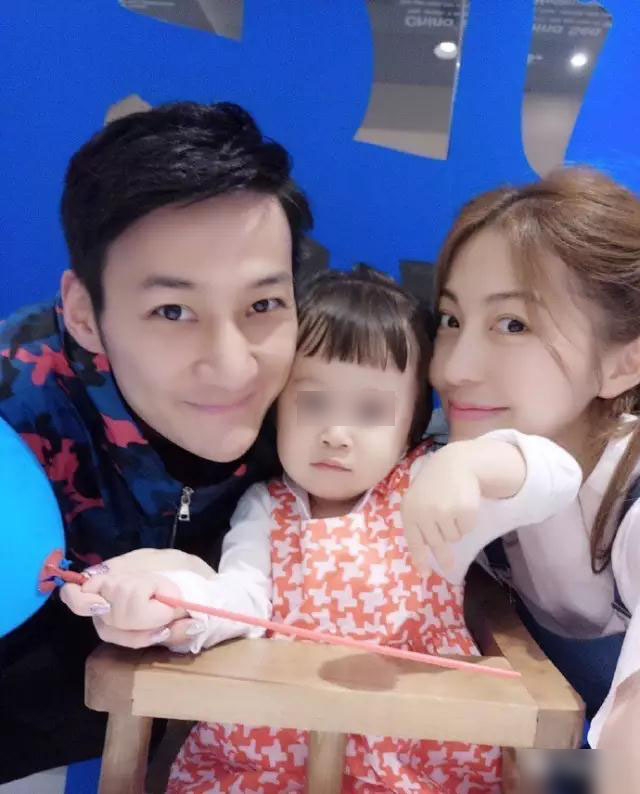 张陆自称已离婚一家三口昔日合影曝光