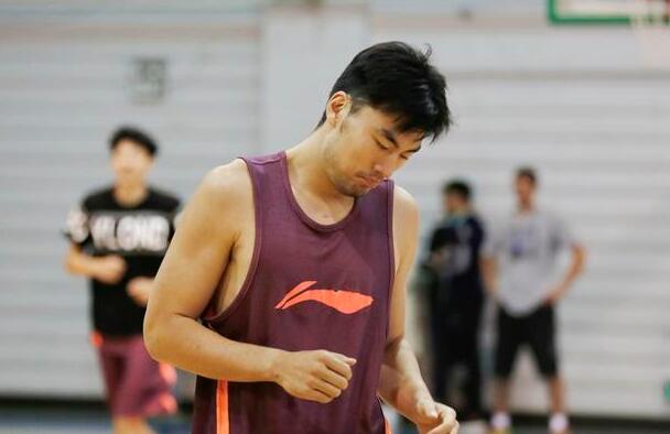 李晓旭即将回国归队能否复出仍需康复师评估