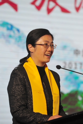 泰安市政府副市长成丽