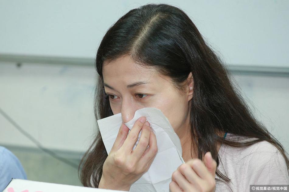 小龙女出院 几十条自残伤痕触目惊心