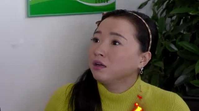 关东微喜剧:美女生病二货办公室里献殷勤