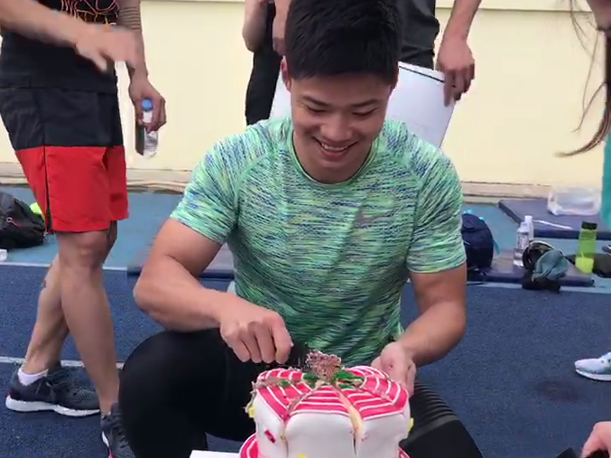 苏炳添场地内过生日太惊喜要在全运推广短跑
