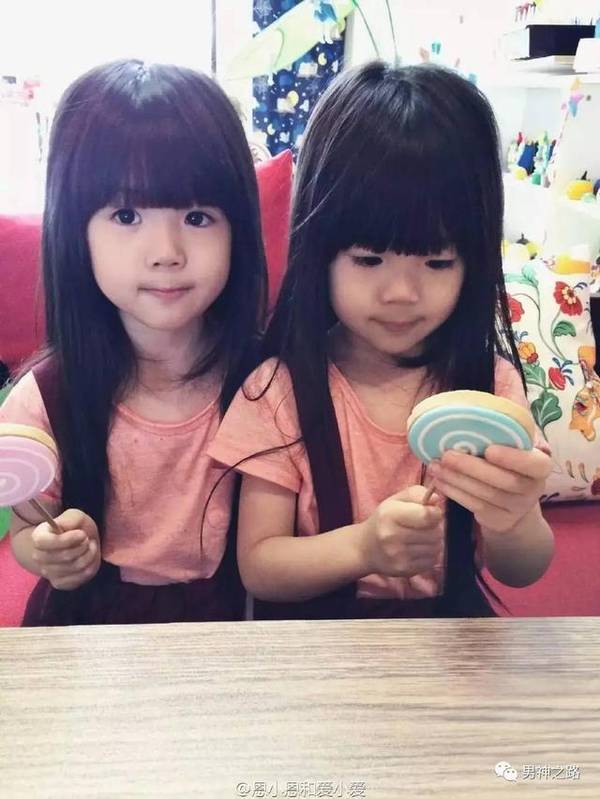 台湾最美双胞胎小时候图片