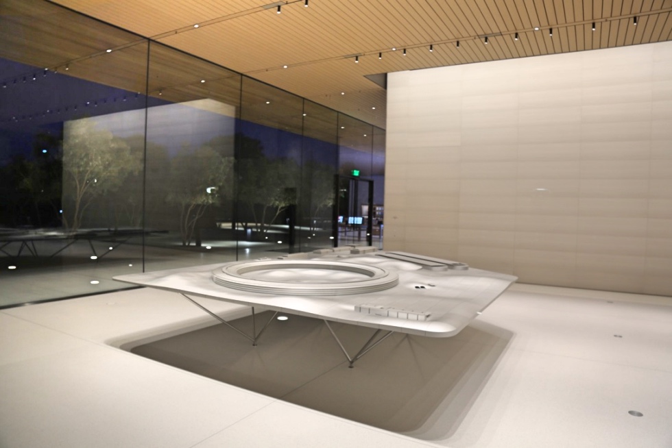独家|夜游apple park:暗幕萤火之森般的建筑之美