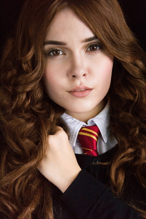 《哈利波特》中的hermione granger《生化奇兵:无限》中的伊丽莎白