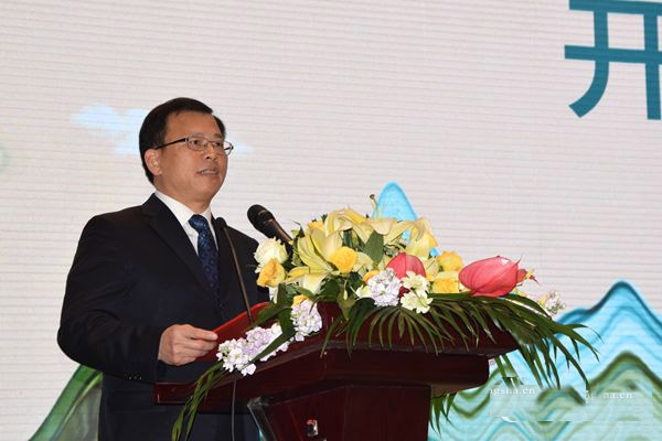 新闻资讯 中共长沙市望城区委书记孔玉成致辞 刘佳/摄 凤凰网湖南讯"